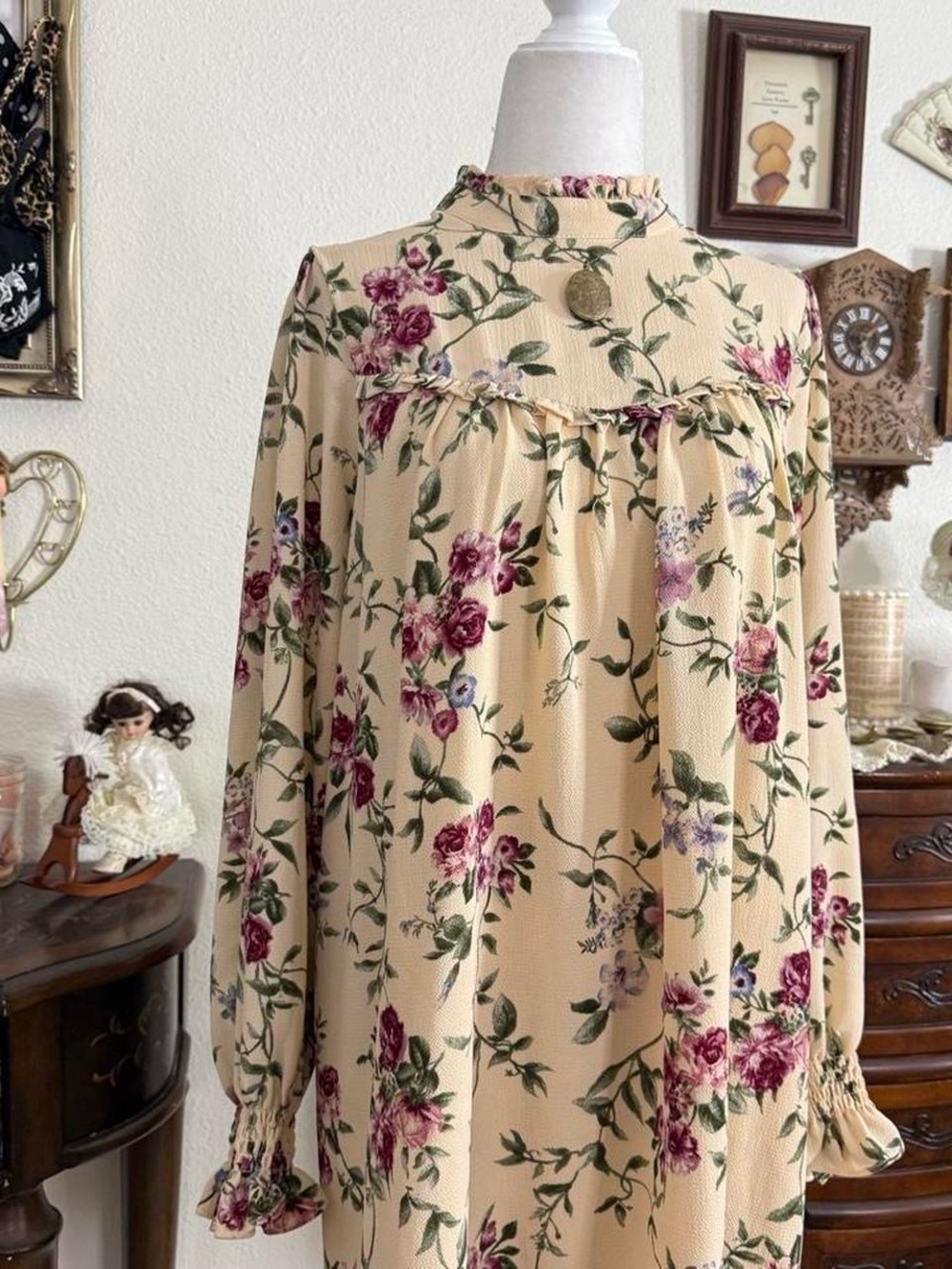 BNWT dainty fromantic high neck floral dress w ruffles - Picture 3 of 5